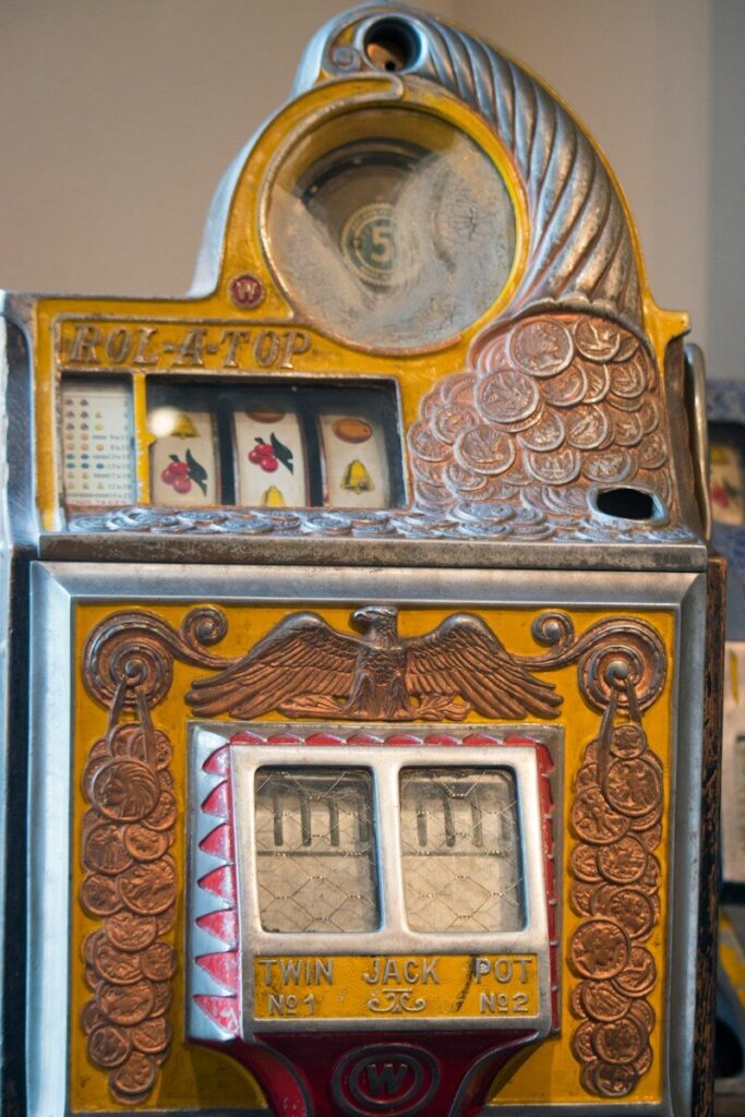 gold and red slot machine